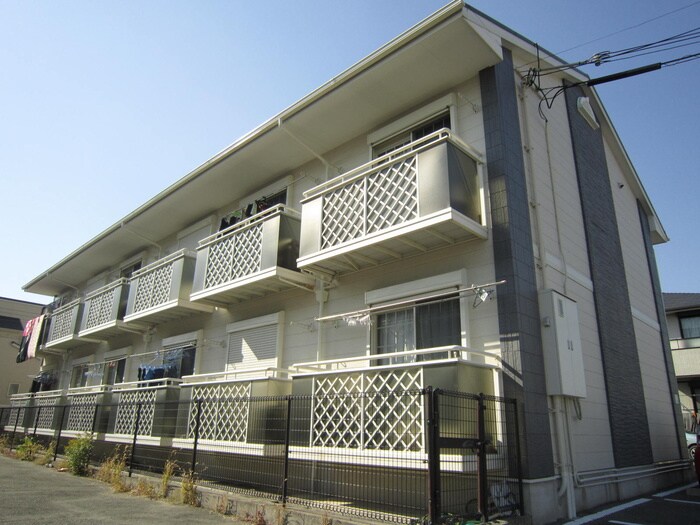 物件外観写真4　(エントランス部分)