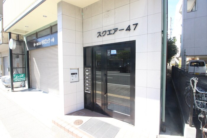 物件外観写真4　(エントランス部分)