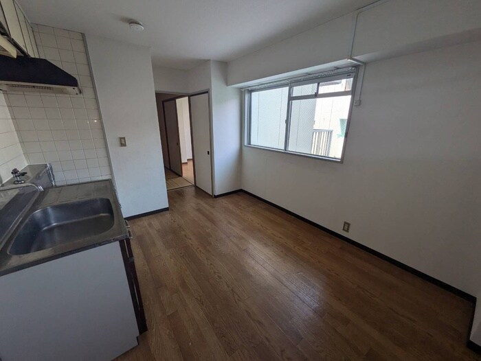 物件内観写真8　(居室)