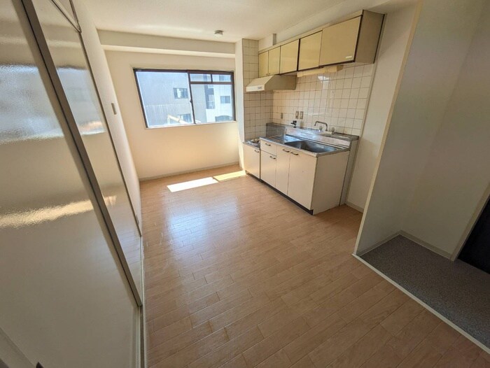 物件内観写真8　(居室)