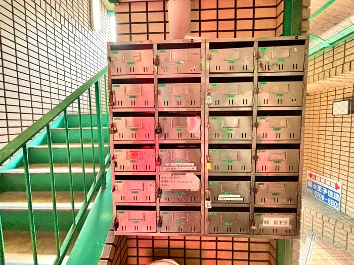 物件外観写真5　(エントランス部分)