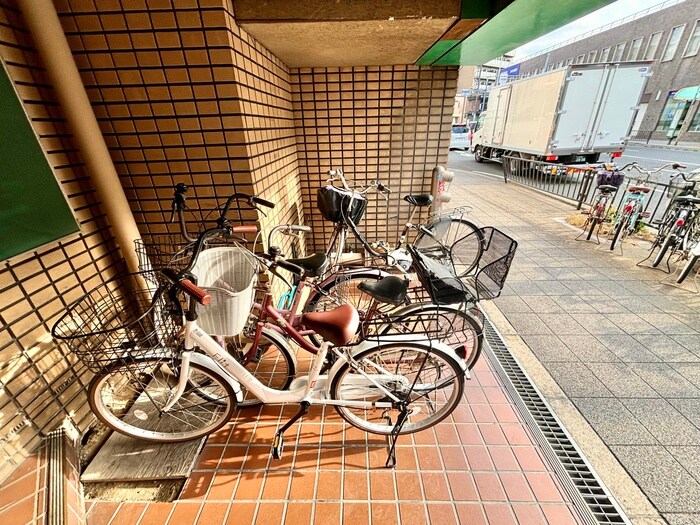 物件外観写真6　(駐輪場)
