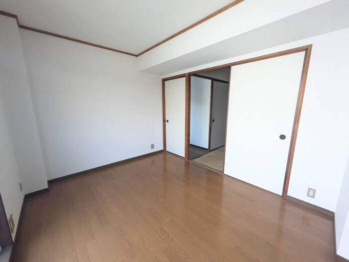 物件内観写真10　(居室)