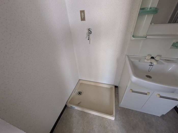 物件内観写真14　(洗濯機置場)