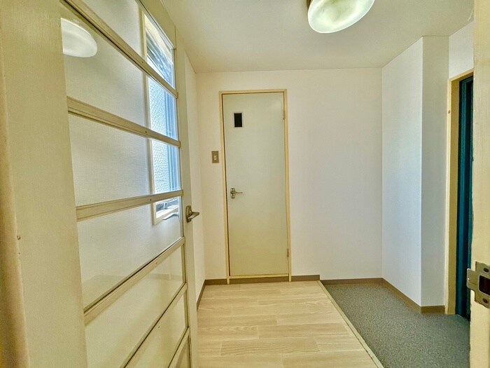 物件内観写真14　(廊下)