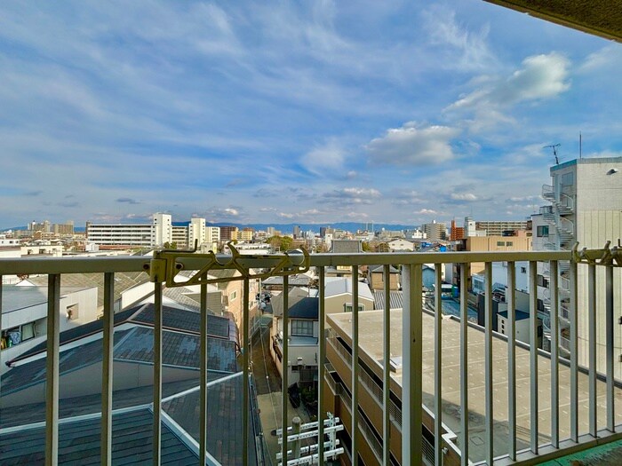 物件内観写真16　(室内からの展望)