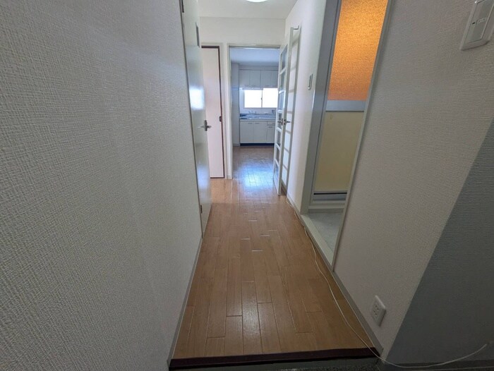 物件内観写真18　(廊下)