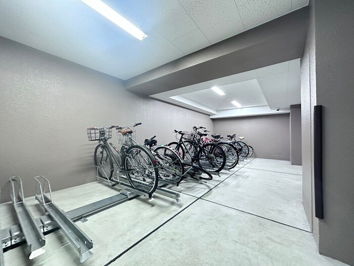 物件外観写真6　(駐輪場)