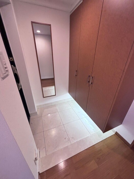 物件内観写真14　(玄関)