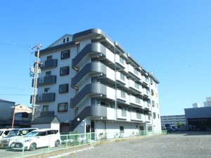 ファミ－ル三ツ島外観写真