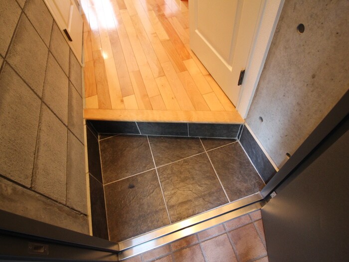 物件内観写真16　(玄関)