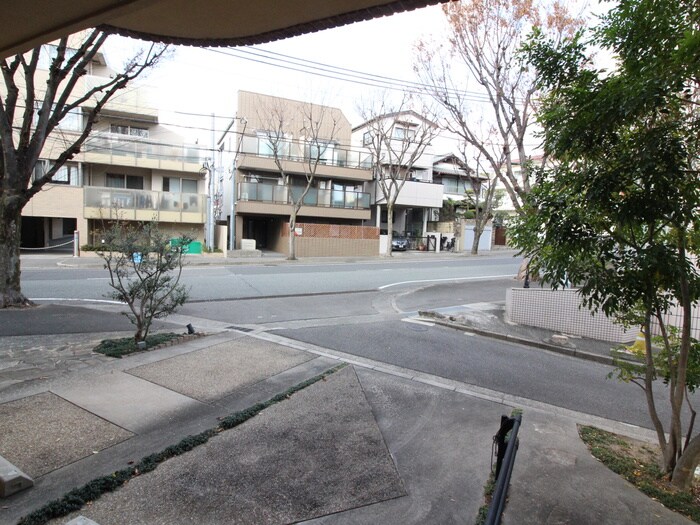 物件内観写真17　(室内からの展望)