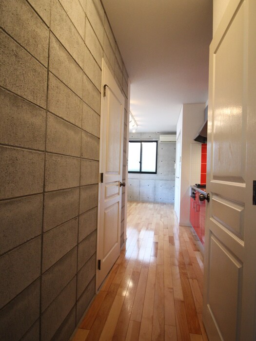 物件内観写真20　(廊下)