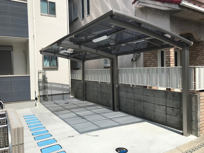 物件外観写真4　(バイク置き場)