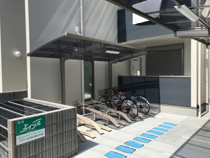 物件外観写真5　(駐輪場)