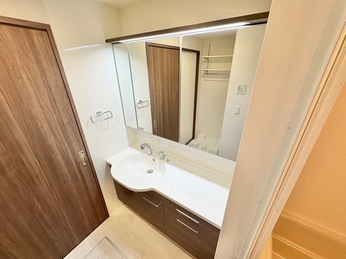 物件内観写真12　(洗面)