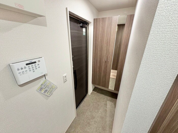 物件内観写真14　(玄関)