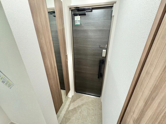 物件内観写真14　(玄関)