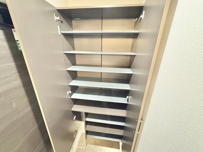 物件内観写真15　(靴箱)