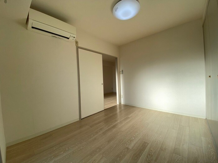 物件内観写真9　(居室)