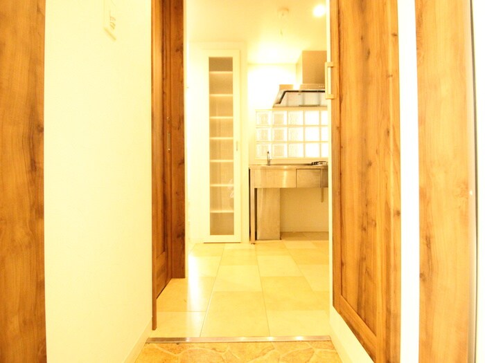 物件内観写真16　(玄関)