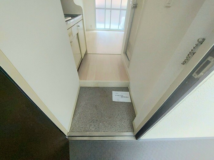 物件内観写真10　(玄関)