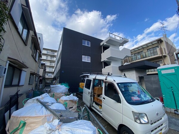 建築中