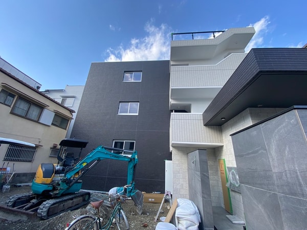 建築中