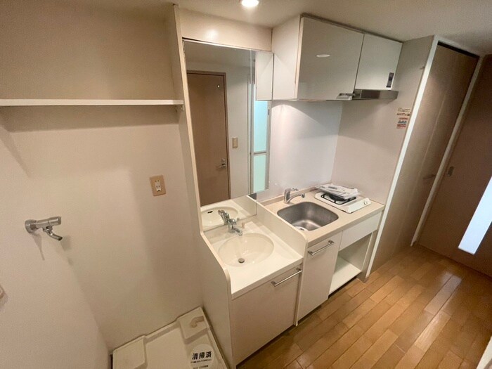 物件内観写真8　(洗面)