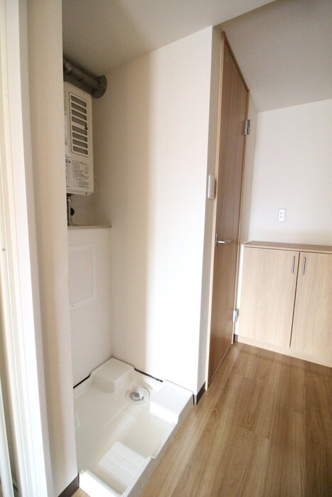 物件内観写真13　(洗濯機置場)