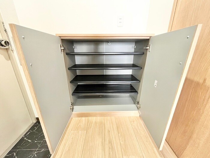 物件内観写真15　(靴箱)