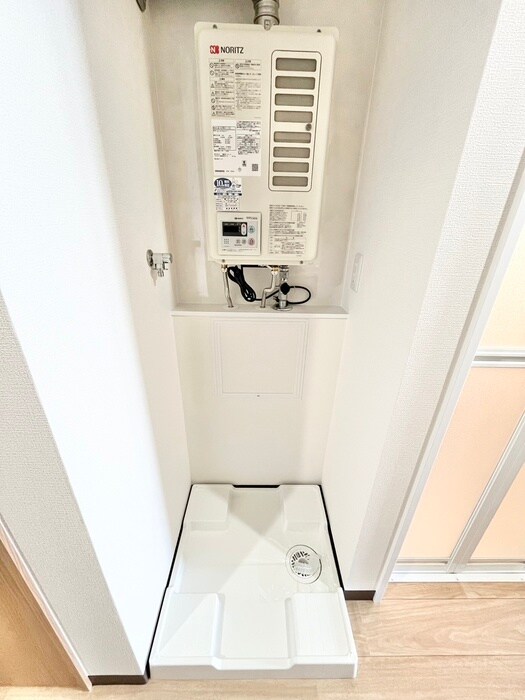 物件内観写真16　(洗濯機置場)