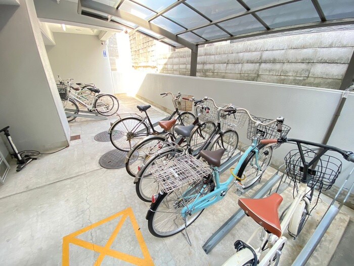 物件外観写真4　(駐車場)