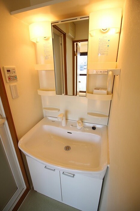 物件内観写真12　(洗面)