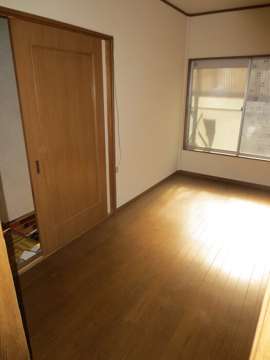 物件内観写真4　(居室)