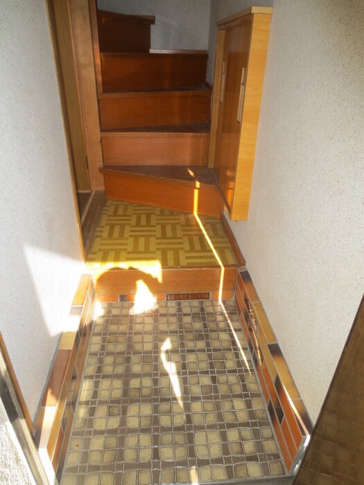 物件内観写真7　(玄関)