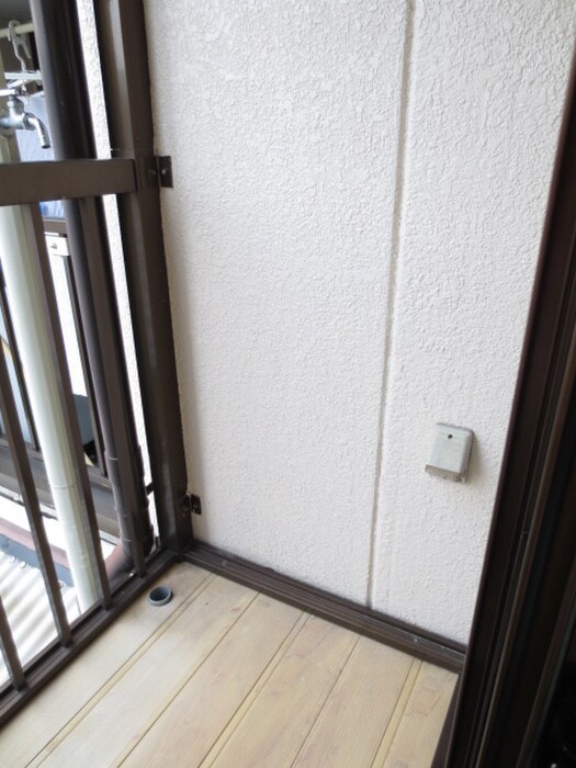 物件内観写真10　(洗濯機置場)