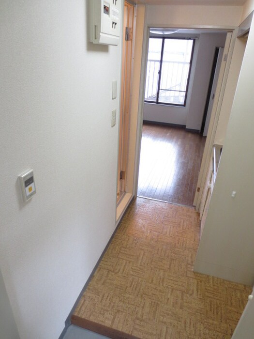 物件内観写真14　(玄関)