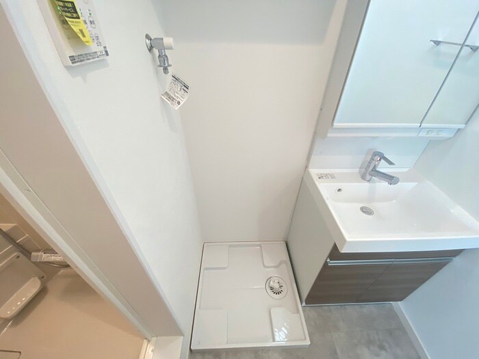 物件内観写真16　(洗濯機置場)