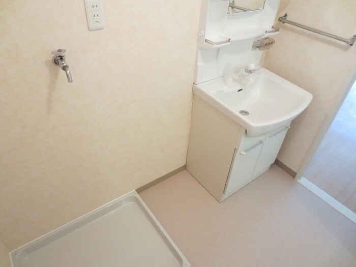 物件内観写真15　(洗濯機置場)