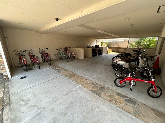 物件外観写真5　(駐輪場)