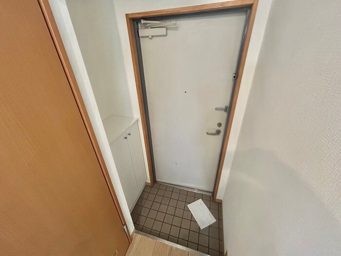 物件内観写真7　(玄関)