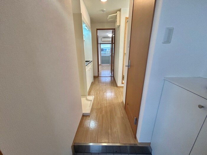 物件内観写真9　(廊下)
