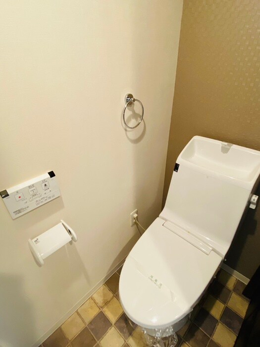 物件内観写真11　(トイレ)