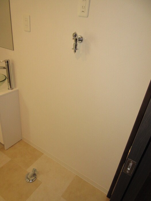 物件内観写真15　(洗濯機置場)