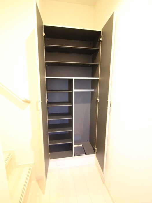 物件内観写真19　(靴箱)