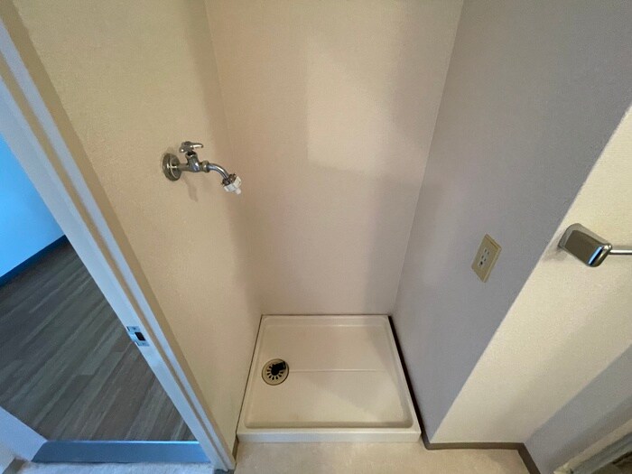 物件内観写真15　(洗濯機置場)