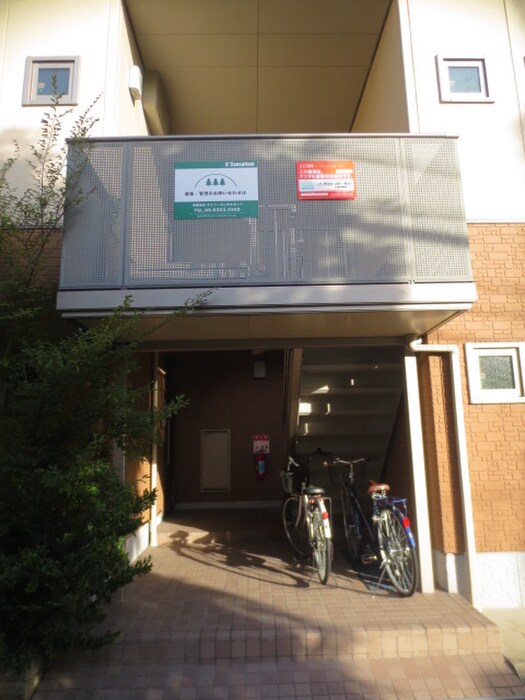 物件外観写真4　(エントランス部分)