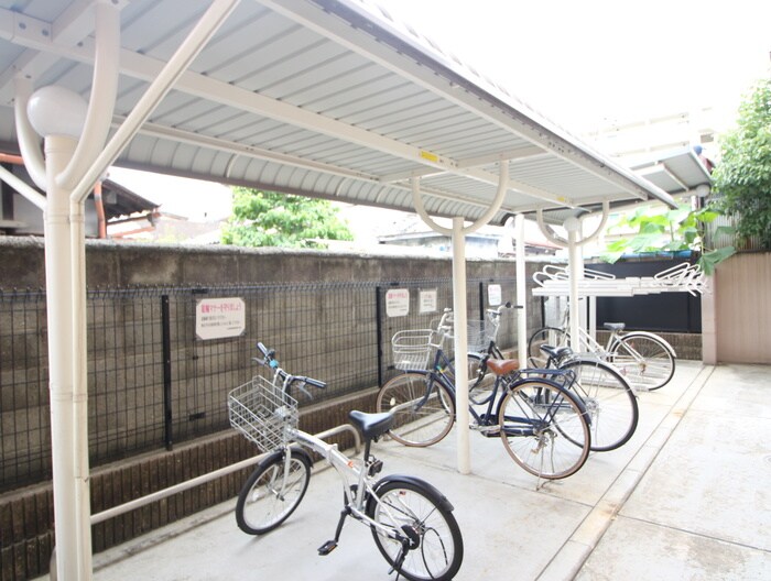 物件外観写真5　(駐輪場)