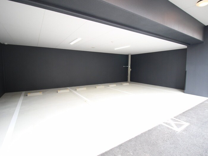 物件外観写真2　(駐車場)